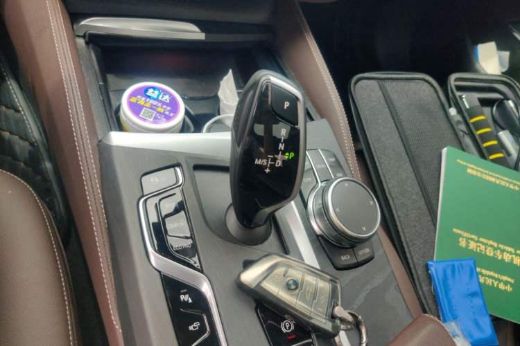 Used BMW 5 Series 2023 530Li Leading Model M Sport Package Gear Lever