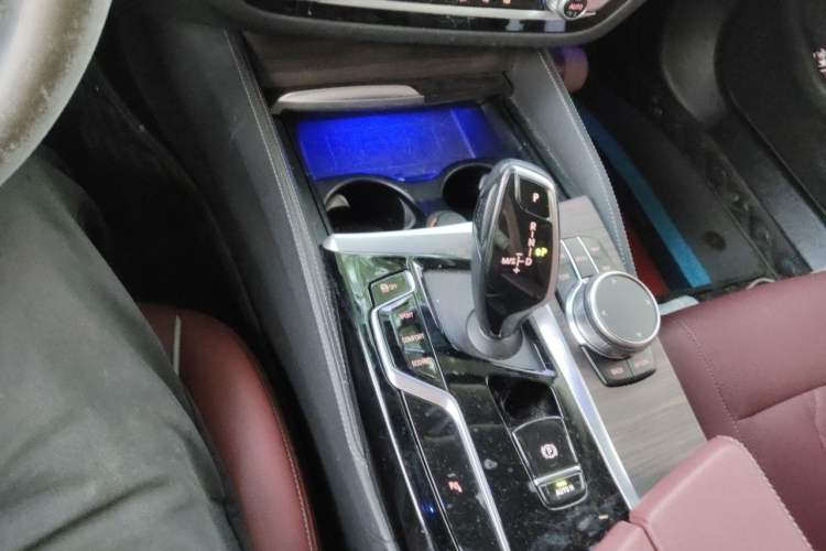 Used BMW 5 Series 2023 530Li Leading Edition Luxury Package Gear Lever