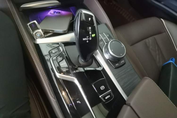 Used BMW 5 Series 2023 530Li Leading Model M Sport Package Gear Lever