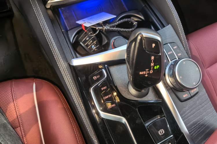 Used BMW 5 Series 2023 530Li Leading Model M Sport Package Gear Lever