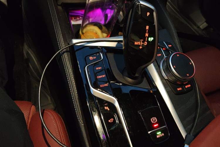 Used BMW 5 Series 2023 Restyled 530Li Luxury Edition M Sport Package Gear Lever