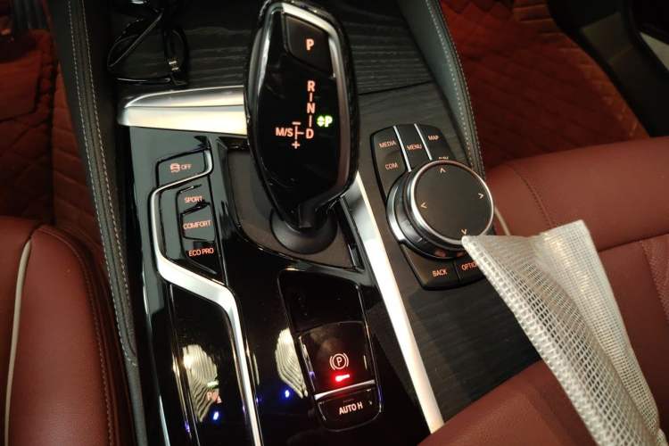 Used BMW 5 Series 2023 530Li Leading Model M Sport Package Gear Lever