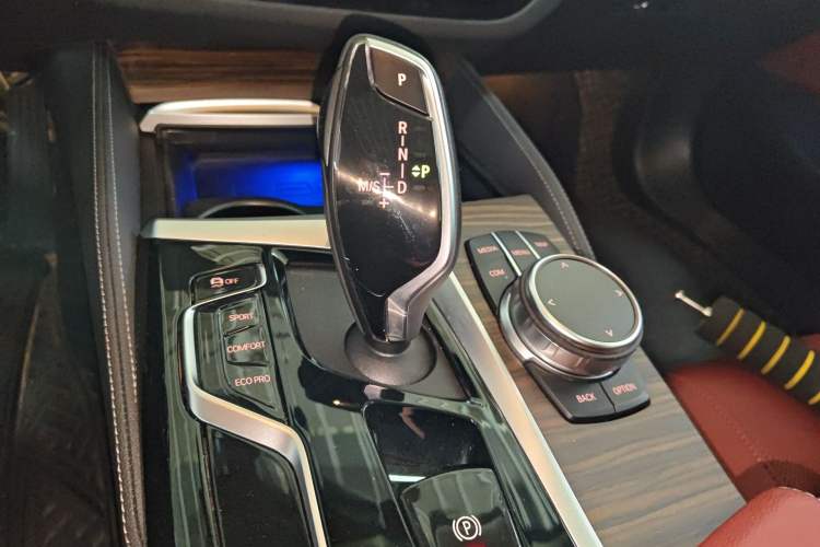 Used BMW 5 Series 2023 530Li Leading Edition Luxury Package Gear Lever