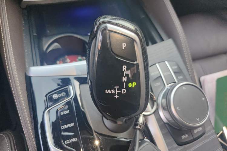 Used BMW 5 Series 2023 530Li Luxury Edition M Sport Package Gear Lever