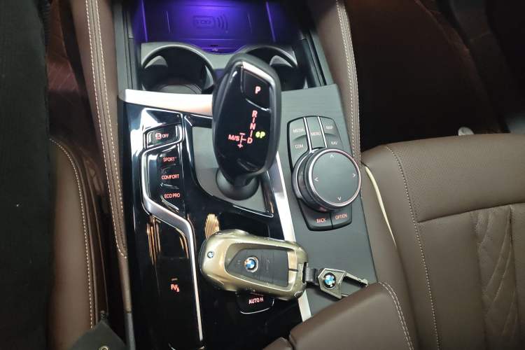 Used BMW 5 Series 2023 530Li Leading Model M Sport Package Gear Lever