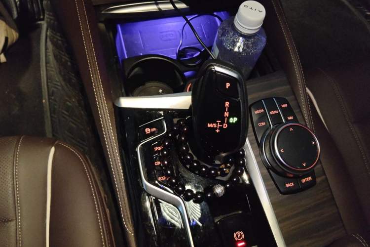 Used BMW 5 Series 2023 530Li Leading Edition Luxury Package Gear Lever