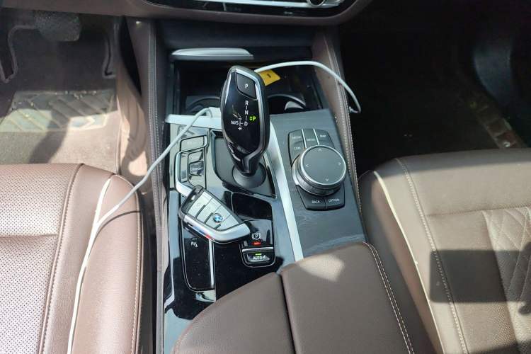 Used BMW 5 Series 2023 530Li Leading Model M Sport Package Gear Lever