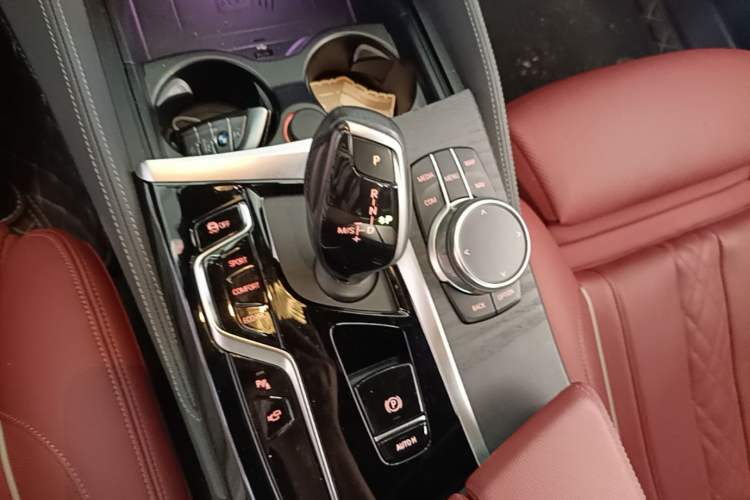 Used BMW 5 Series 2023 530Li Luxury Edition M Sport Package Gear Lever