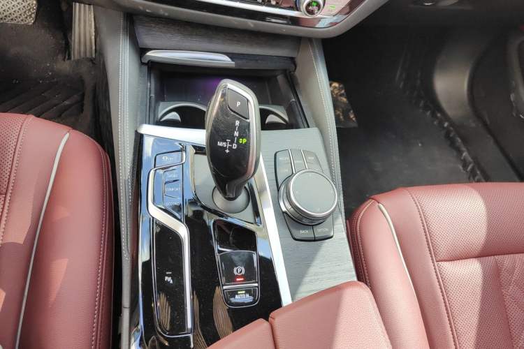 Used BMW 5 Series 2023 Restyled 530Li Leading Edition M Sport Package Gear Lever