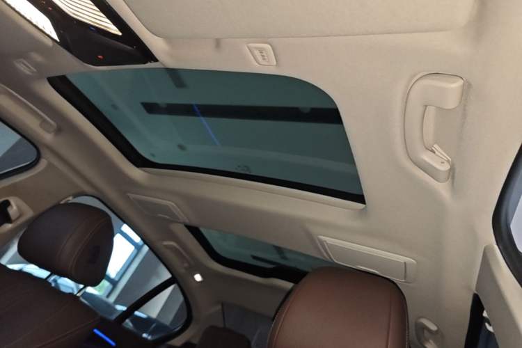 Used BMW 5 Series 2023 530Li Leading Edition Luxury Package Headliner
