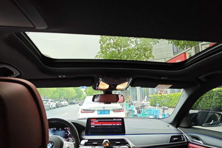 Used BMW 5 Series 2023 530Li Luxury Edition M Sport Package Headliner