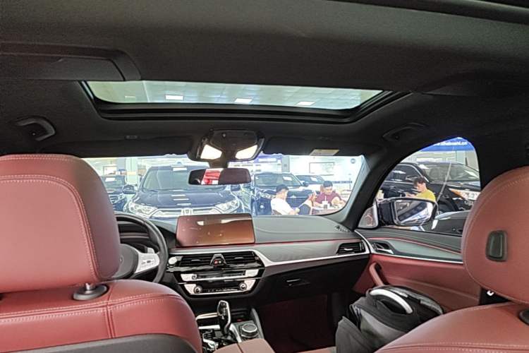 Used BMW 5 Series 2023 530Li Leading Model M Sport Package Headliner
