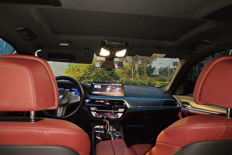 Used BMW 5 Series 2023 Restyled 530Li Luxury Edition M Sport Package Headliner