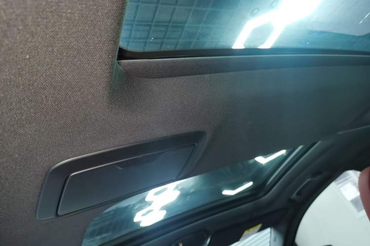 Used BMW 5 Series 2023 530Li Luxury Edition M Sport Package Headliner
