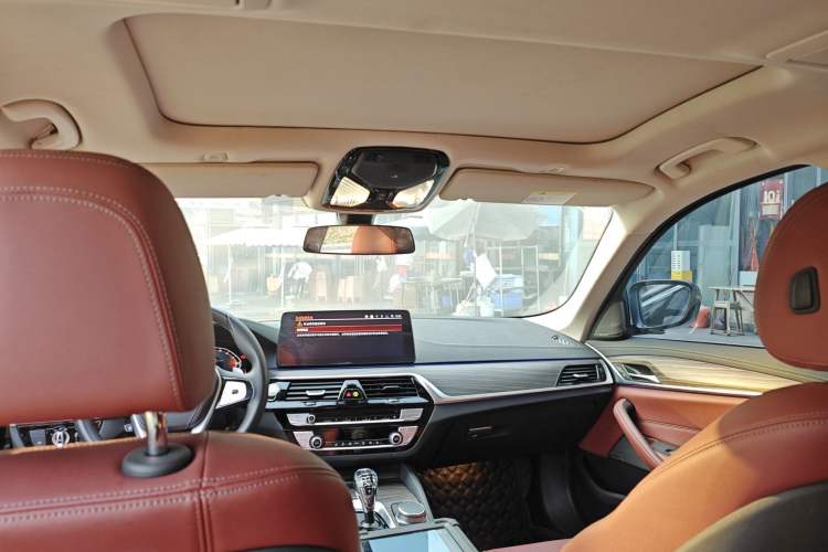 Used BMW 5 Series 2023 530Li Leading Edition Luxury Package Headliner