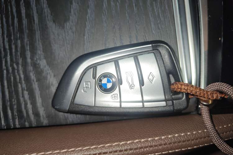 Used BMW 5 Series 2023 530Li Luxury Edition M Sport Package Interior 1