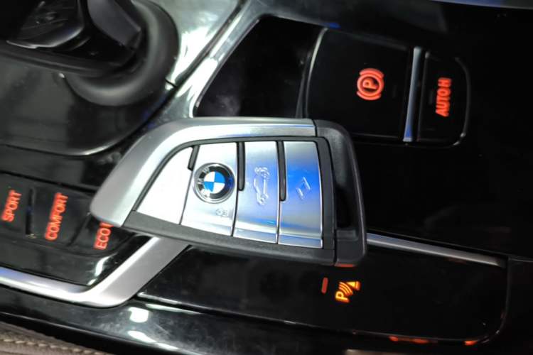Used BMW 5 Series 2023 530Li Leading Model M Sport Package Interior 1