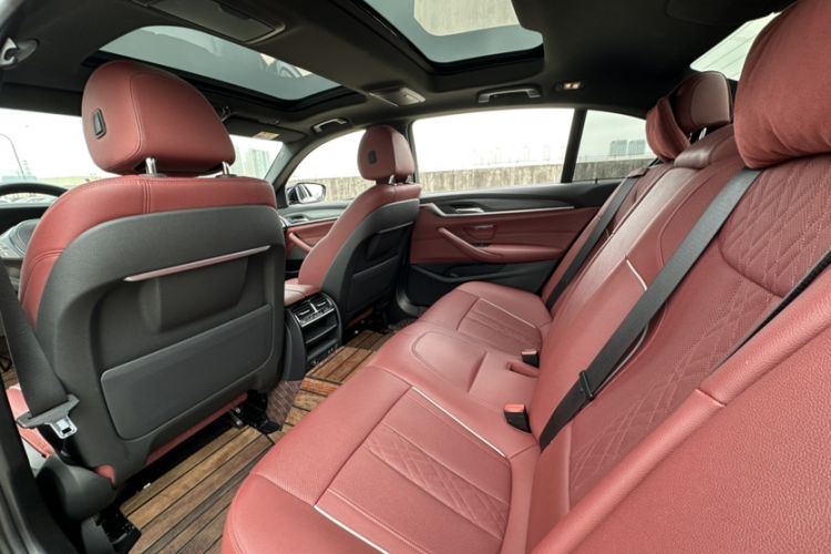 Used BMW 5 Series 2023 530Li Leading Model M Sport Package Interior 1