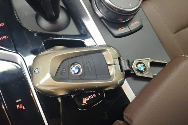 Used BMW 5 Series 2023 530Li Leading Model M Sport Package Interior 1