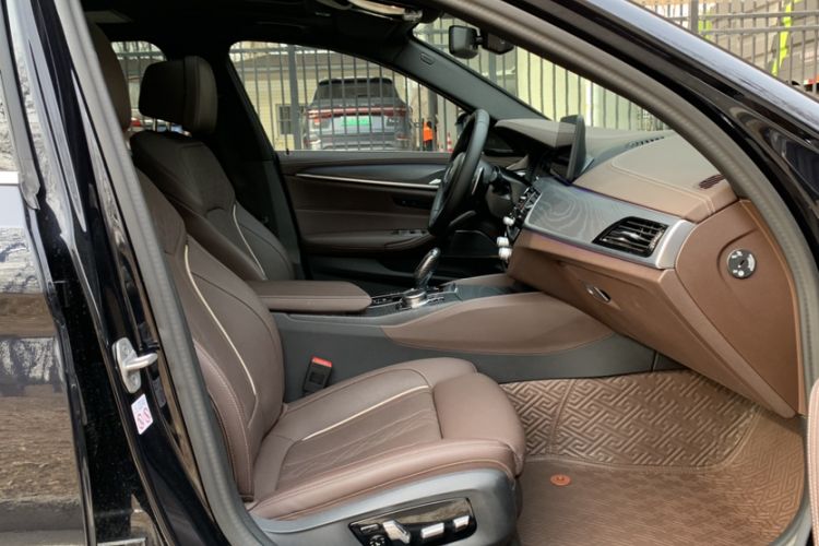 Used BMW 5 Series 2023 530Li Luxury Edition M Sport Package Interior 10