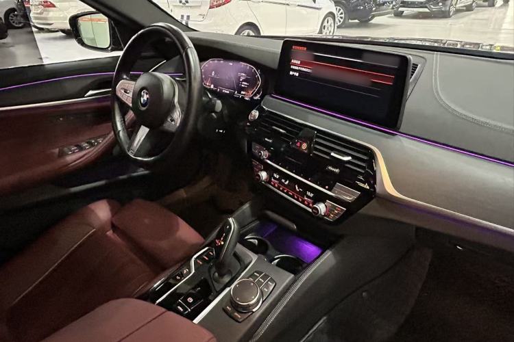 Used BMW 5 Series 2023 530Li Luxury Edition M Sport Package Interior 11
