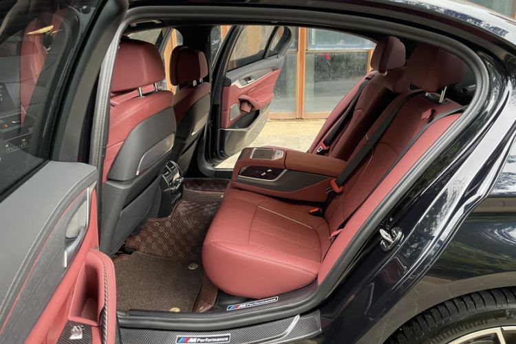 Used BMW 5 Series 2023 530Li Luxury Edition M Sport Package Interior 2
