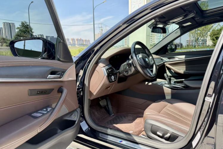 Used BMW 5 Series 2023 530Li xDrive M Sport Package Interior 2