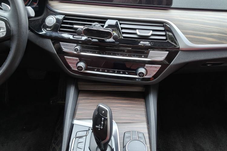 Used BMW 5 Series 2023 530Li Leading Edition Luxury Package Interior 2