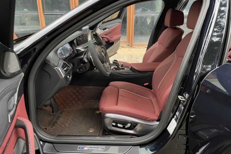 Used BMW 5 Series 2023 530Li Luxury Edition M Sport Package Interior 3
