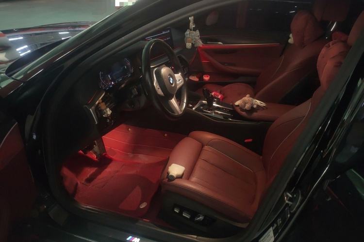 Used BMW 5 Series 2023 530Li Luxury Edition M Sport Package Interior 3