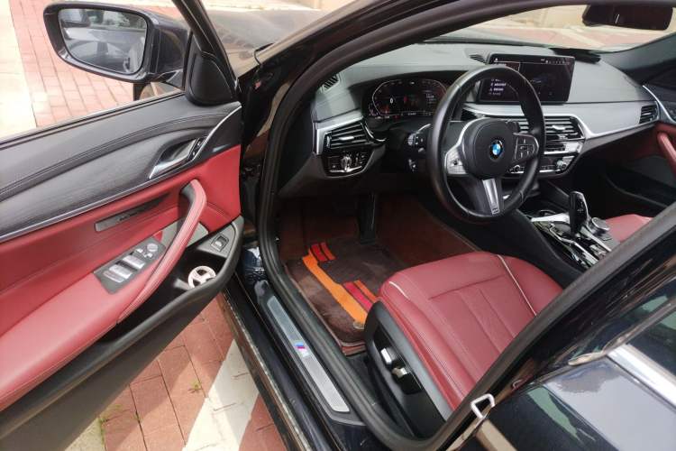 Used BMW 5 Series 2023 530Li Leading Model M Sport Package Interior 3