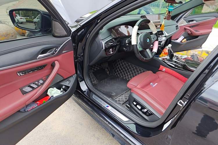 Used BMW 5 Series 2023 530Li Luxury Edition M Sport Package Interior 3