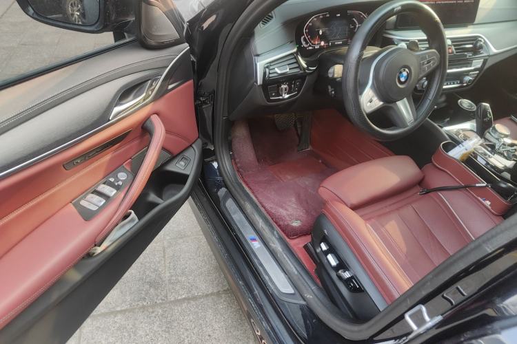 Used BMW 5 Series 2023 530Li Luxury Edition M Sport Package Interior 3