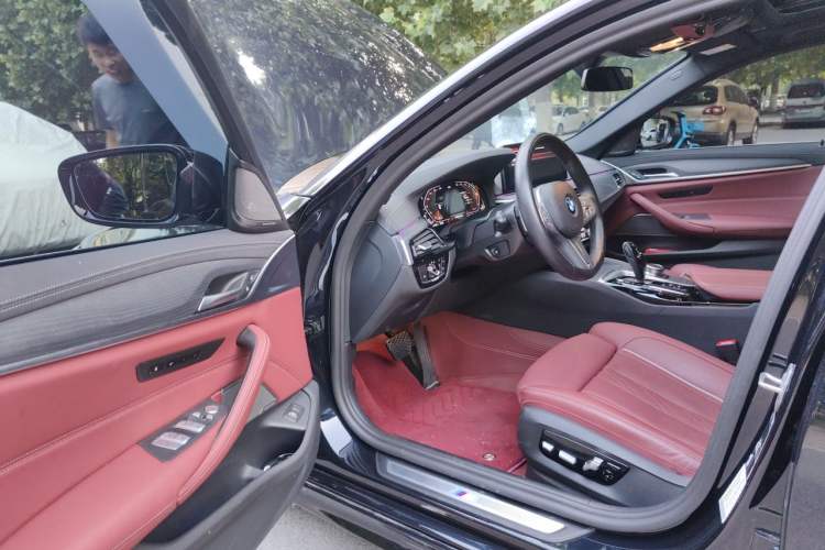 Used BMW 5 Series 2023 530Li Luxury Edition M Sport Package Interior 3