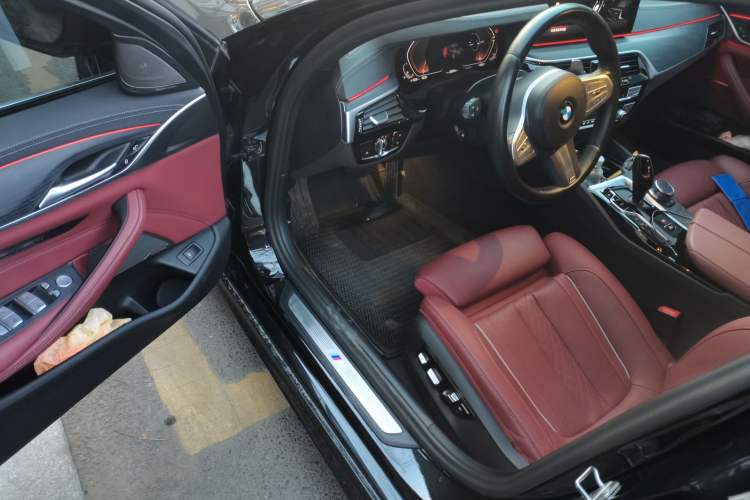 Used BMW 5 Series 2023 530Li Luxury Edition M Sport Package Interior 3