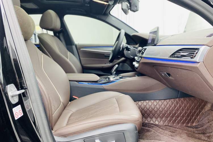 Used BMW 5 Series 2023 Restyled 530Li Leading Edition M Sport Package Interior 3