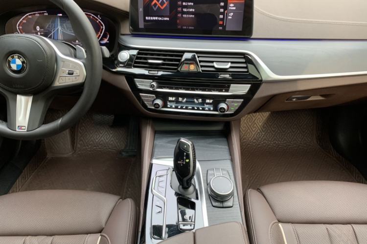 Used BMW 5 Series 2023 530Li Luxury Edition M Sport Package Interior 3