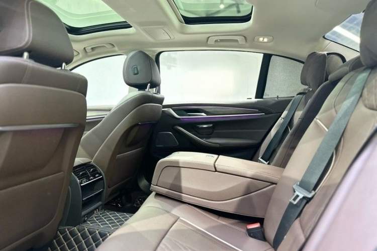 Used BMW 5 Series 2023 530Li Leading Model M Sport Package Interior 3