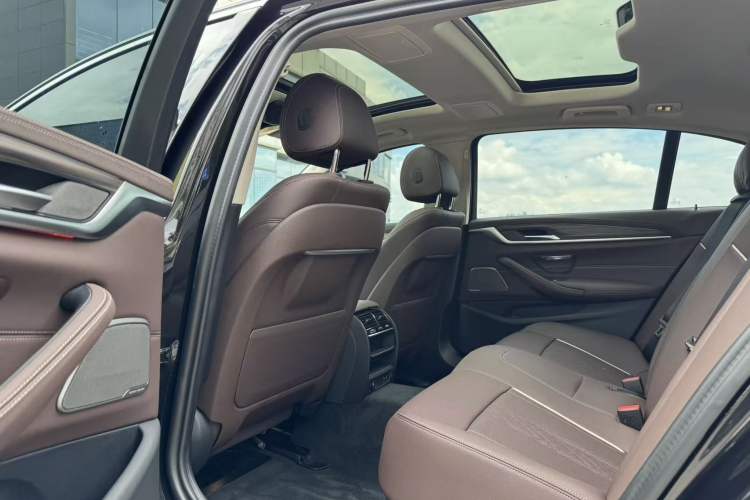 Used BMW 5 Series 2023 530Li Leading Edition Luxury Package Interior 3