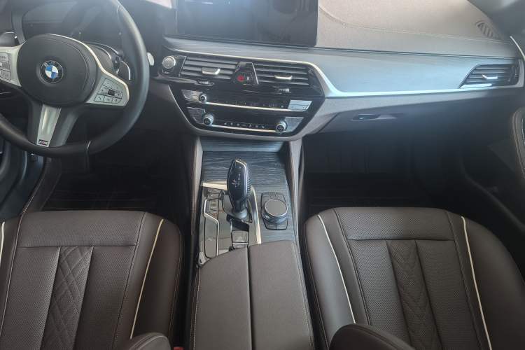 Used BMW 5 Series 2023 530Li Leading Model M Sport Package Interior 4