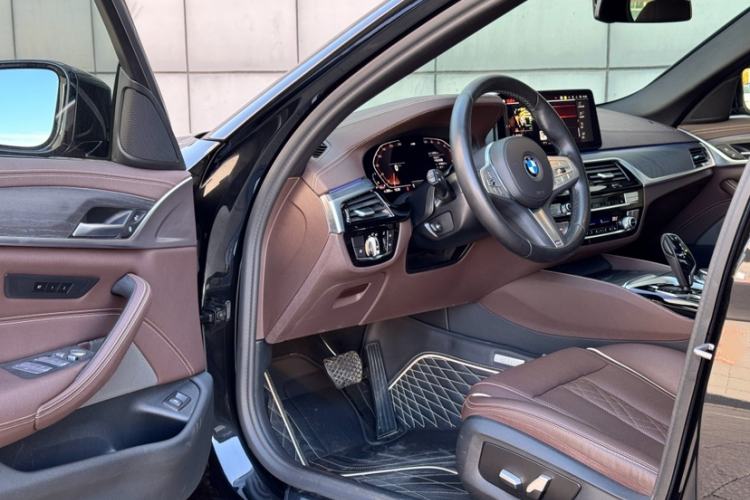 Used BMW 5 Series 2023 530Li Leading Model M Sport Package Interior 4