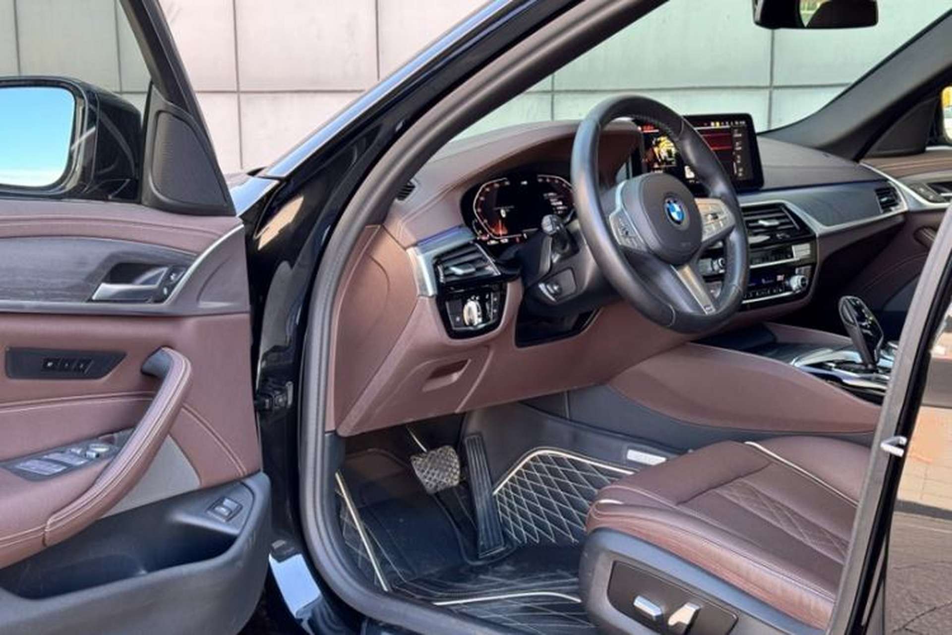 Used BMW 5 Series 2023 530Li Leading Model M Sport Package Interior 4