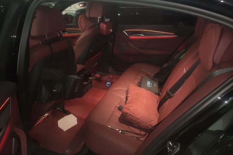 Used BMW 5 Series 2023 530Li Luxury Edition M Sport Package Interior 4