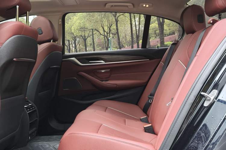 Used BMW 5 Series 2023 530Li Leading Edition Luxury Package Interior 4