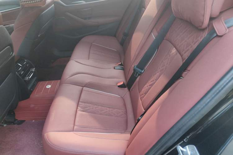 Used BMW 5 Series 2023 530Li Luxury Edition M Sport Package Interior 4