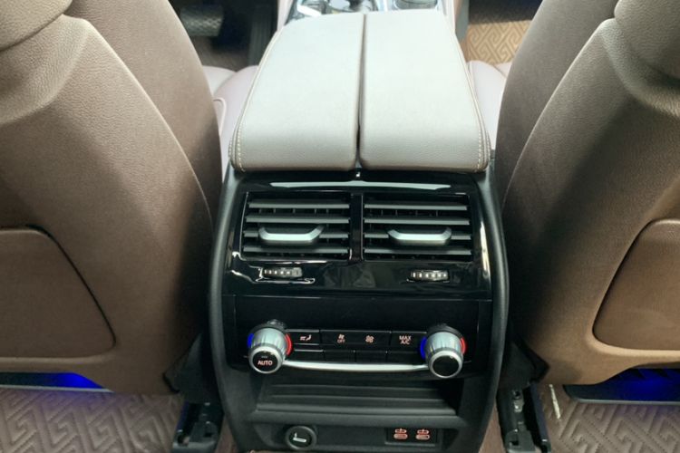 Used BMW 5 Series 2023 530Li Luxury Edition M Sport Package Interior 4