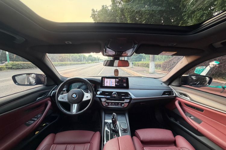 Used BMW 5 Series 2023 530Li Luxury Edition M Sport Package Interior 4