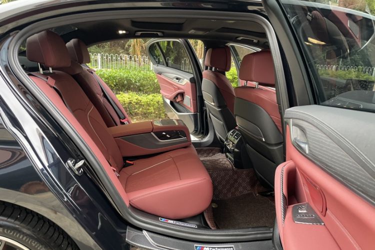 Used BMW 5 Series 2023 530Li Luxury Edition M Sport Package Interior 5
