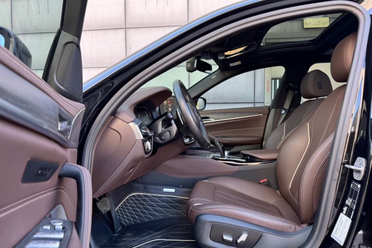Used BMW 5 Series 2023 530Li Leading Model M Sport Package Interior 5