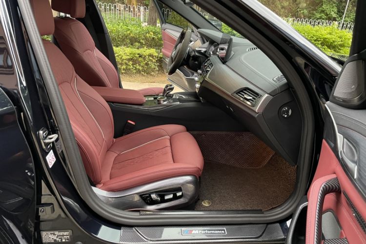 Used BMW 5 Series 2023 530Li Luxury Edition M Sport Package Interior 6